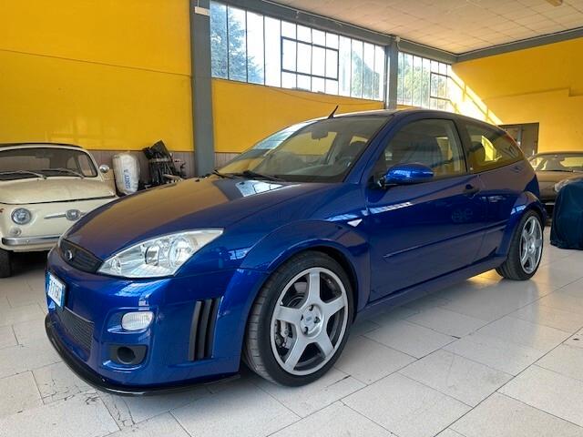 Ford Focus 2.0i 16V cat 3p. RS215
