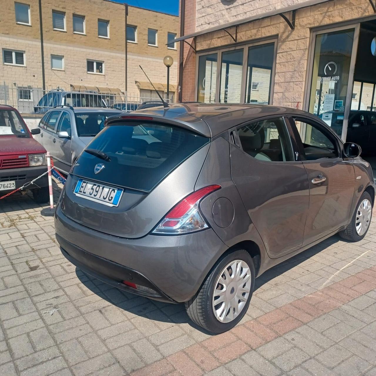 LANCIA YPSILON 1.2 FIRE NEOPATENTATI