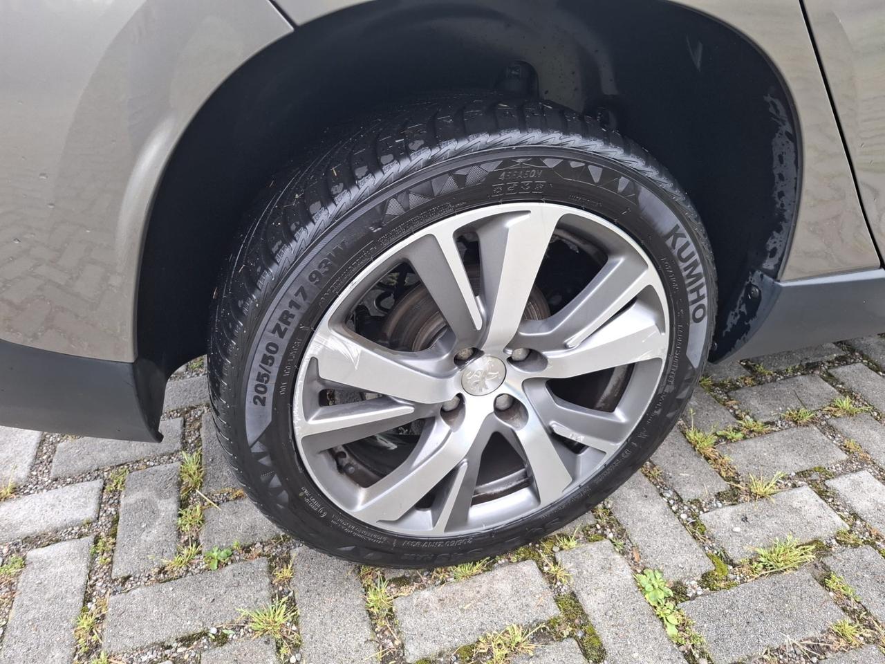 Peugeot 2008 1.6 e-HDi 115 CV Stop&Start Allure