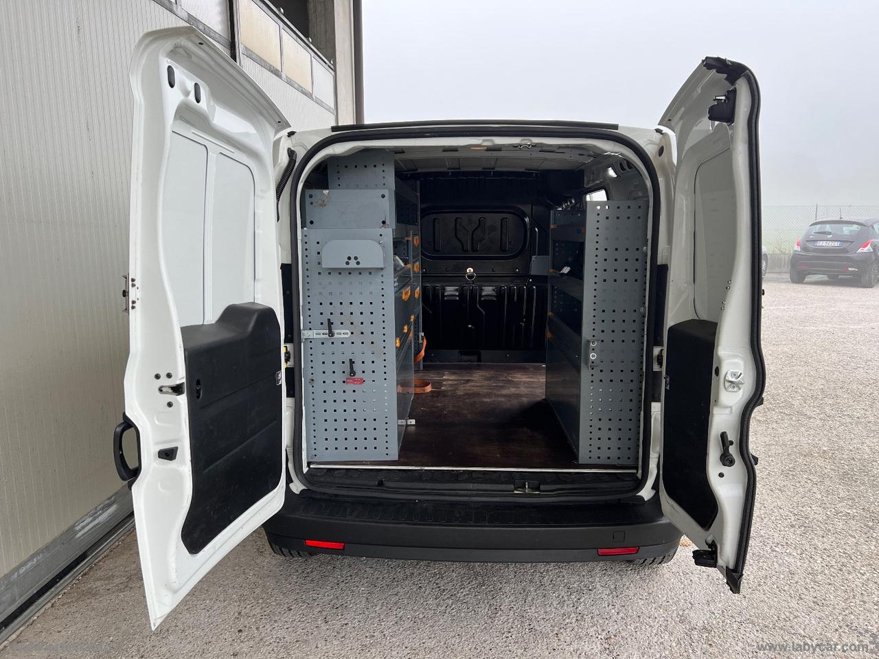 Doblò 1.6MJT 105 PL-TN Cargo Maxi Lam.SX