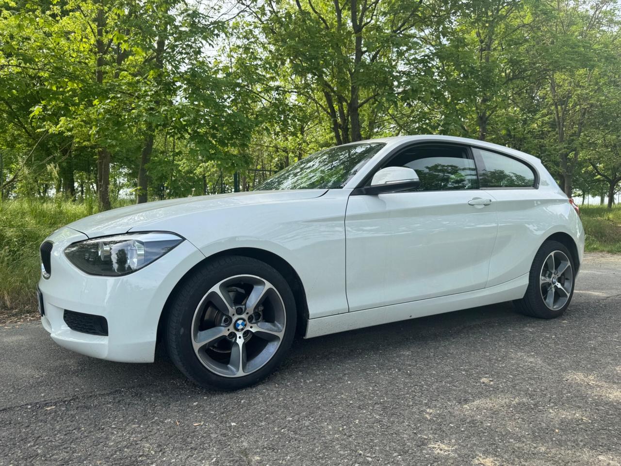 Bmw 114 114i 5p. Unique