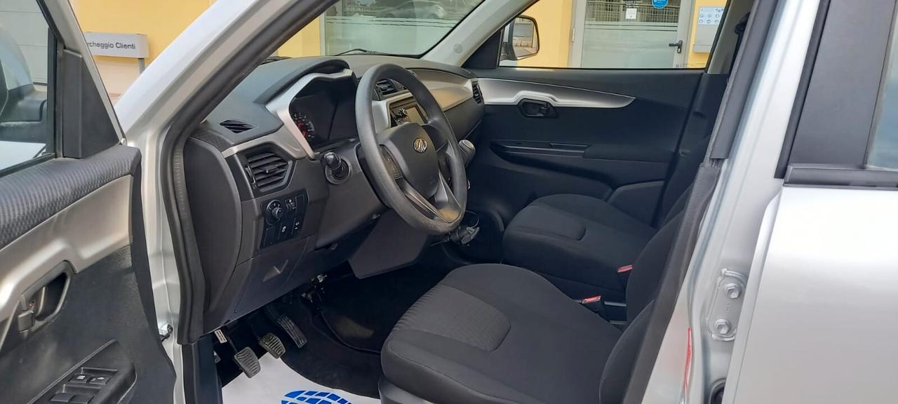 Mahindra KUV 100 NXT Benzina cc. 1.200 - 5 Porte 5 Posti SUV Utilizzabile anche per i Neopatentati (SOLO 30.487 KM....!!!)