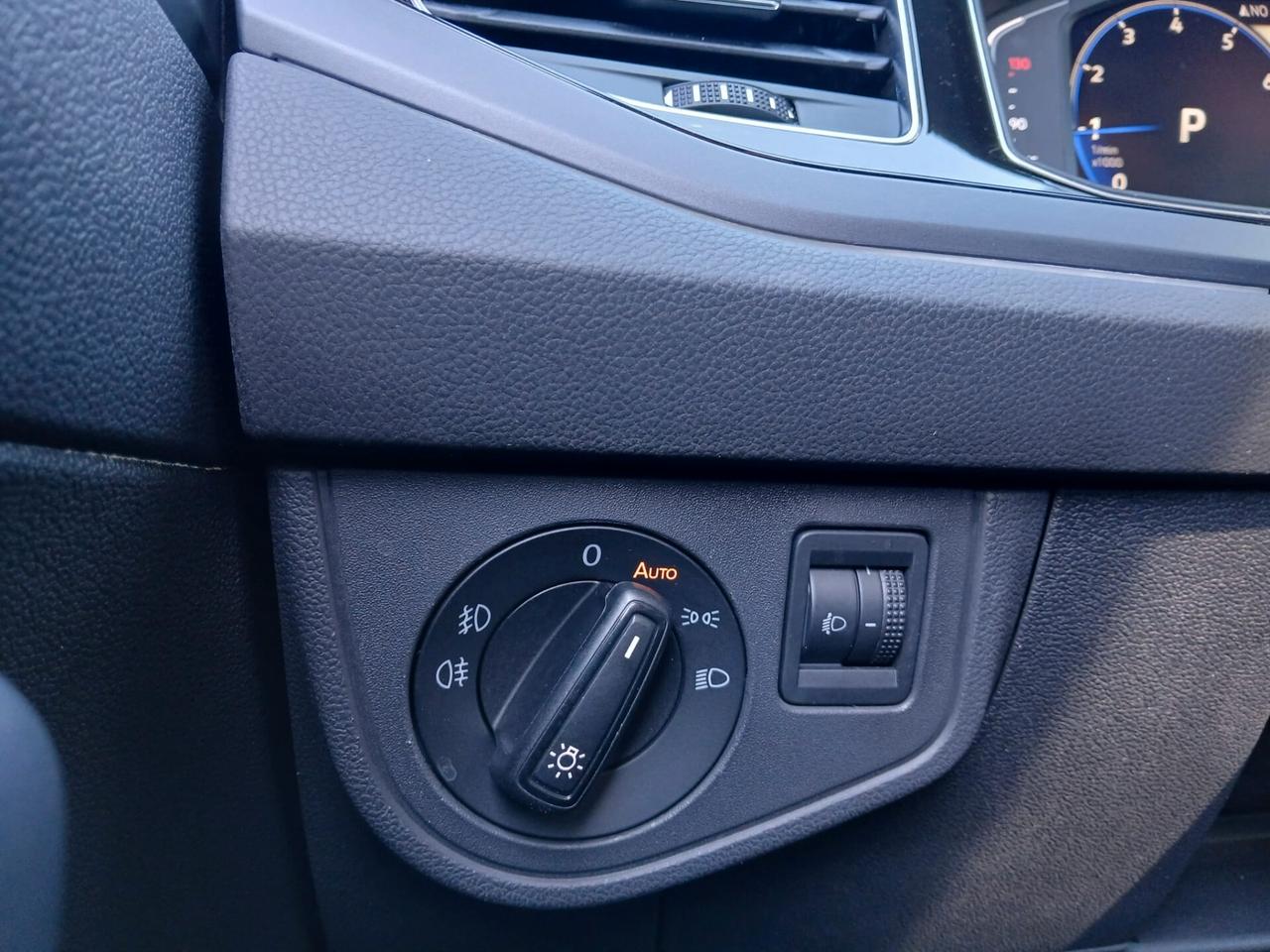 Volkswagen Taigo 1.0 TSI 110 CV DSG R-Line