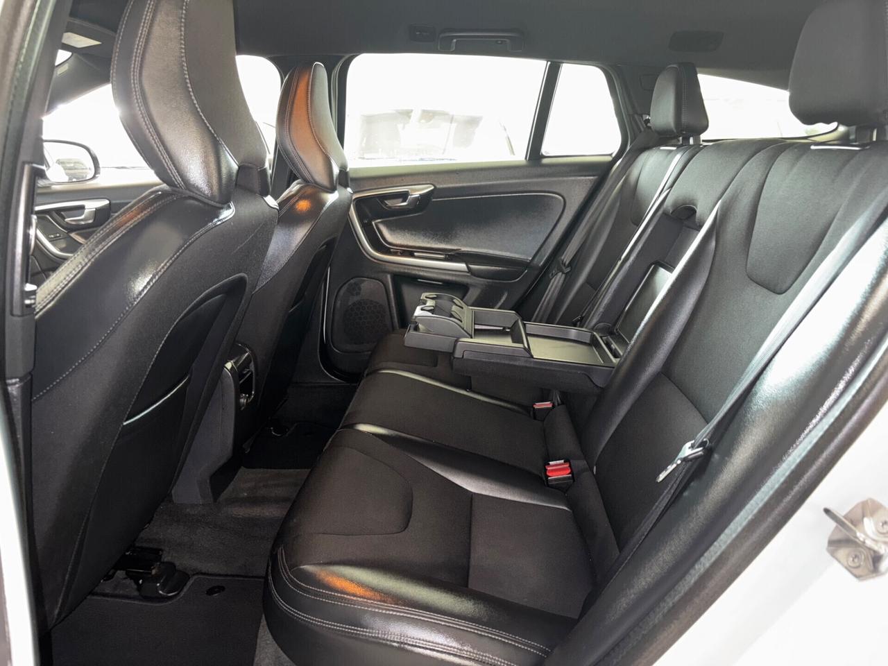 Volvo V60 Cross Country D3 Geartronic Summum