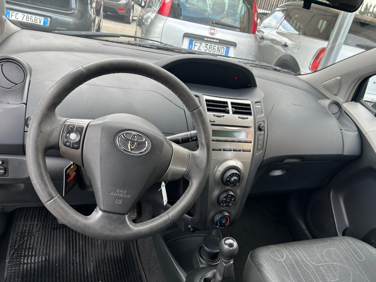 Toyota Yaris 1.0 5 porte