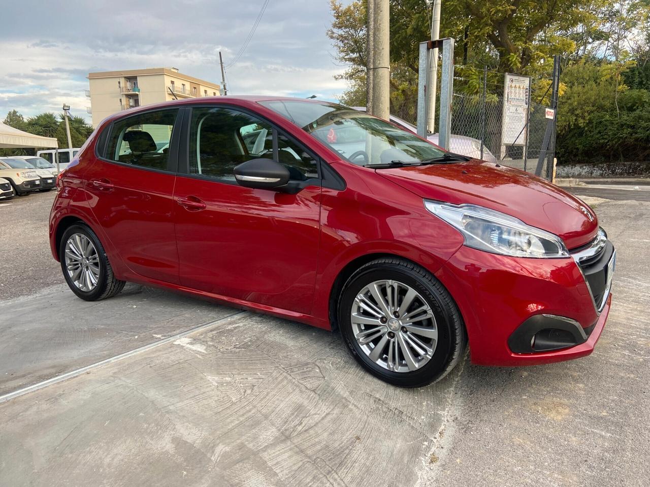 Peugeot 208 1.6 HDi 75 5 porte Allure