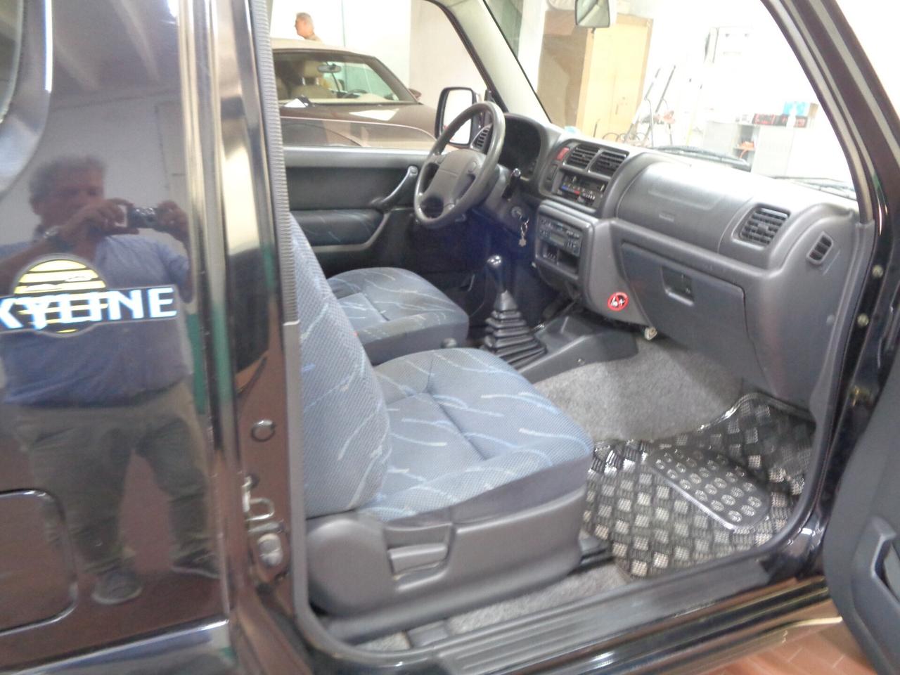 Suzuki Jimny 1.3i 16V cat 4WD JLX