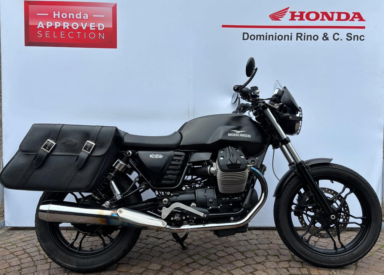 Moto Guzzi V7 Stone