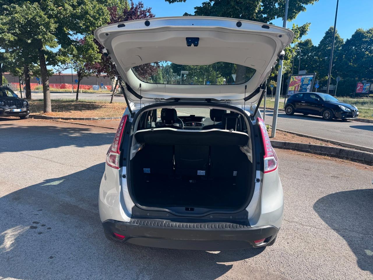 Renault Scenic Scénic X-Mod 1.5 dCi 110CV EDC Luxe