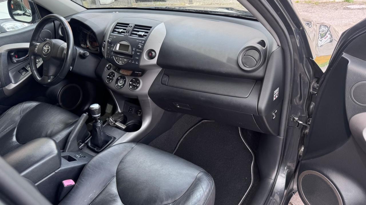 Toyota RAV 4 RAV4 2.2 D-4D 136 CV DPF Luxury
