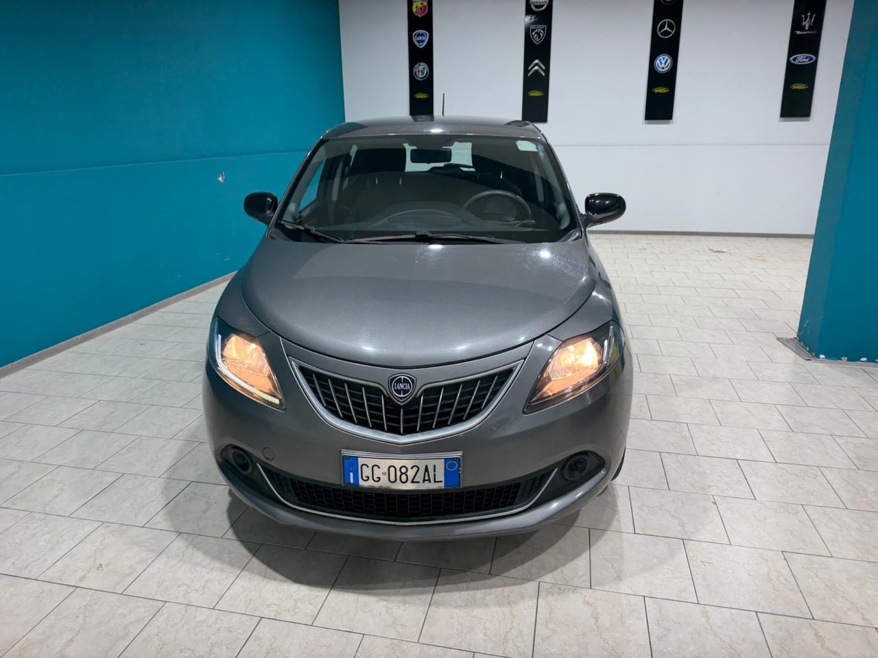 Lancia Ypsilon 1.0 FireFly 5 porte S&S Hybrid Ecochic Silver