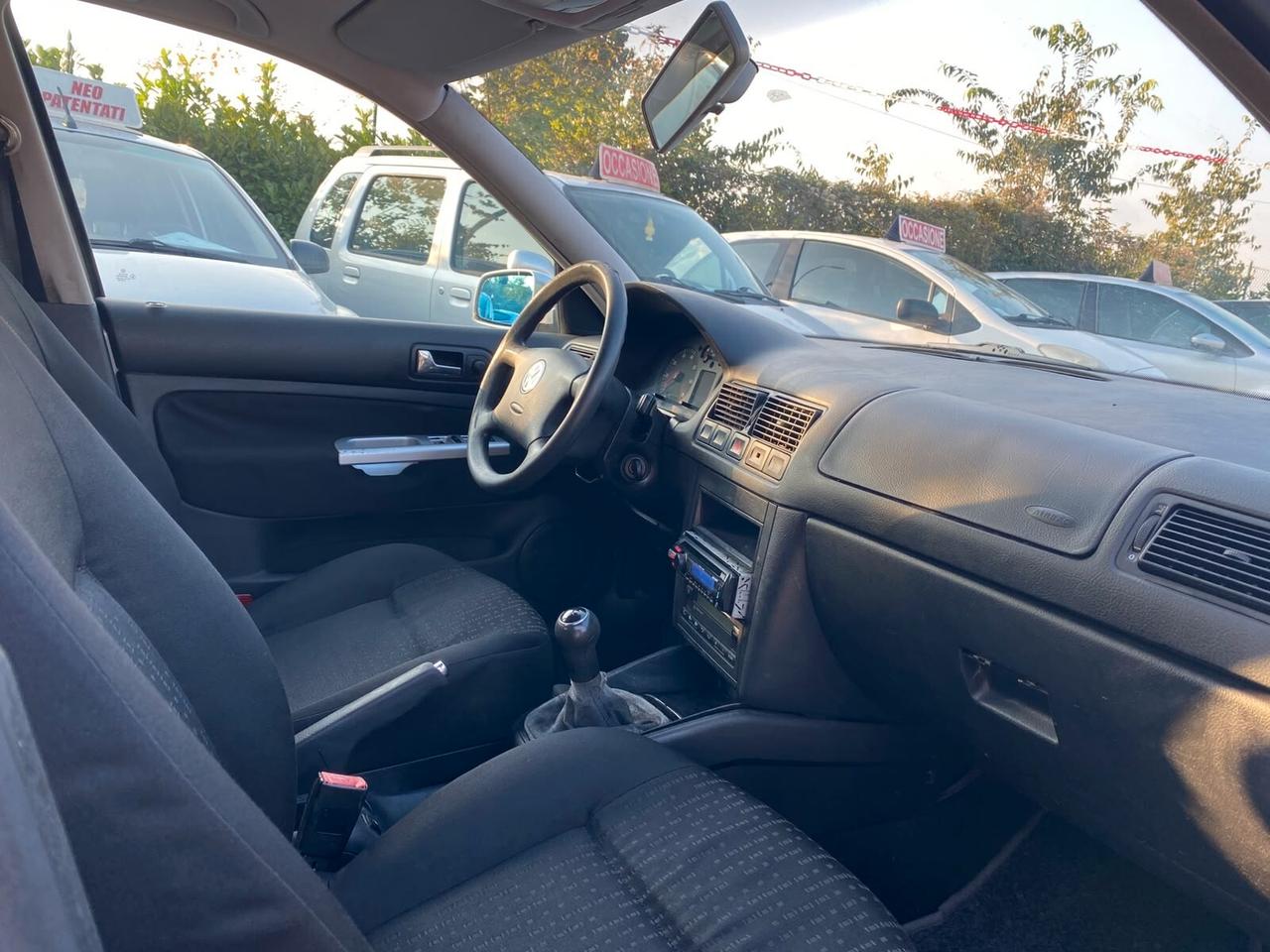 Volkswagen Golf 1.4 I6V CAT 5P