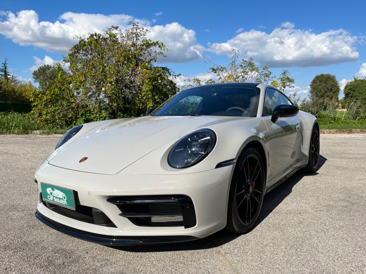 Porsche 911 Carrera 4 GTS