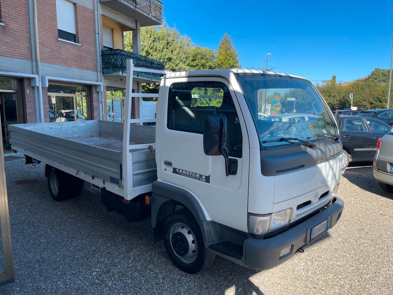 Nissan Cabstar 3.0 CC 120 Cv