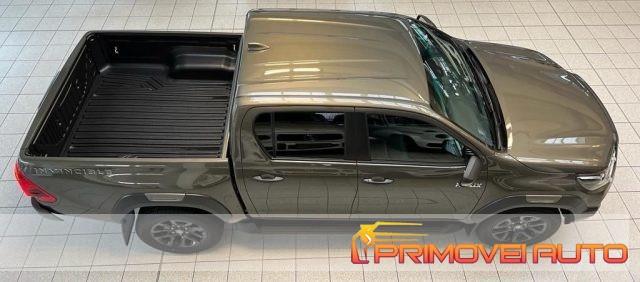 TOYOTA Hilux 2.8 D A/T 4 porte Double Cab Invincible