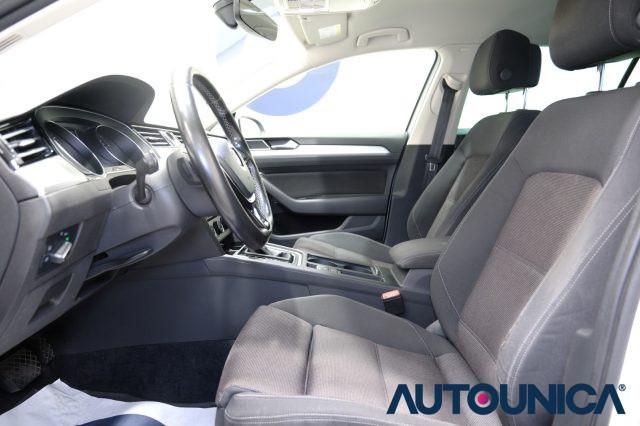 VOLKSWAGEN Passat Variant 1.6 TDI SCR DSG R-LINE BMT