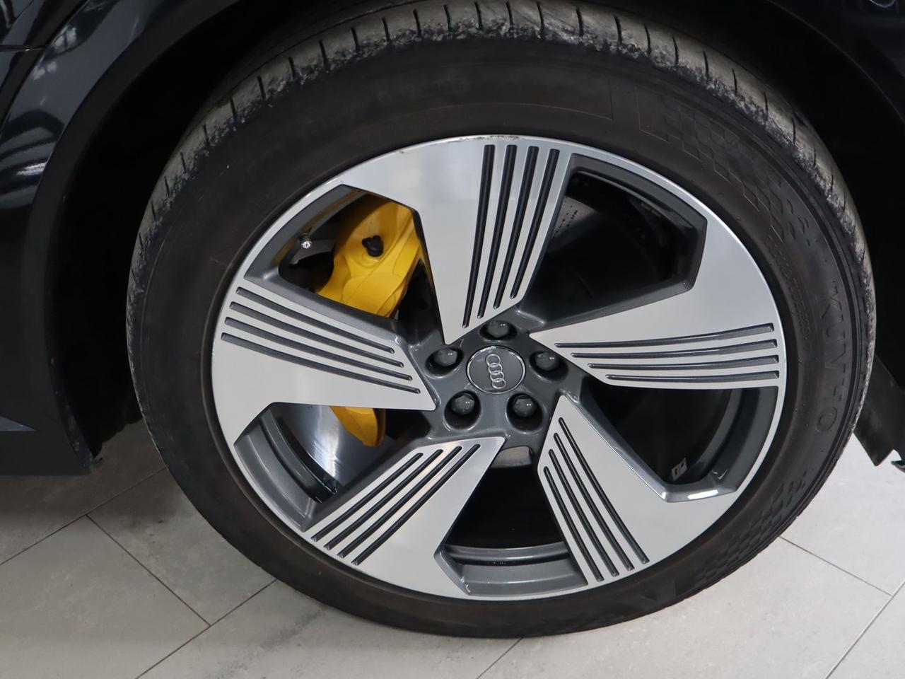 Audi e-tron S Line 55 #10169