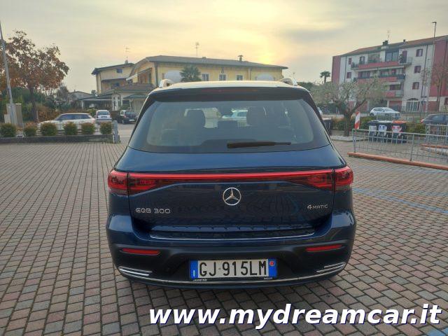 MERCEDES-BENZ EQB 300 4Matic Premium