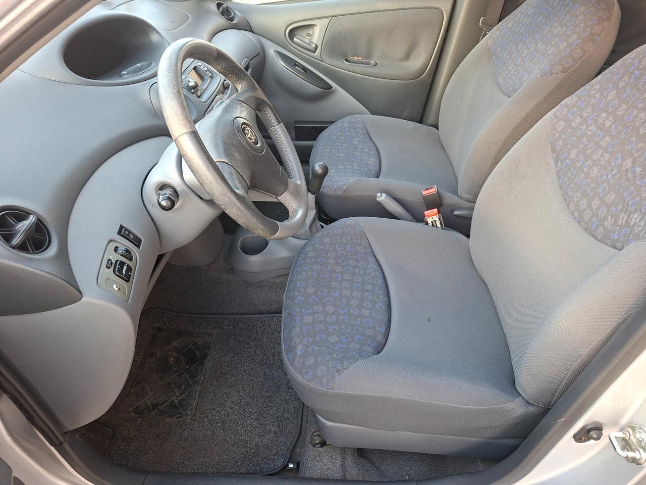 Toyota Yaris 1.3 Sol *EURO 4*