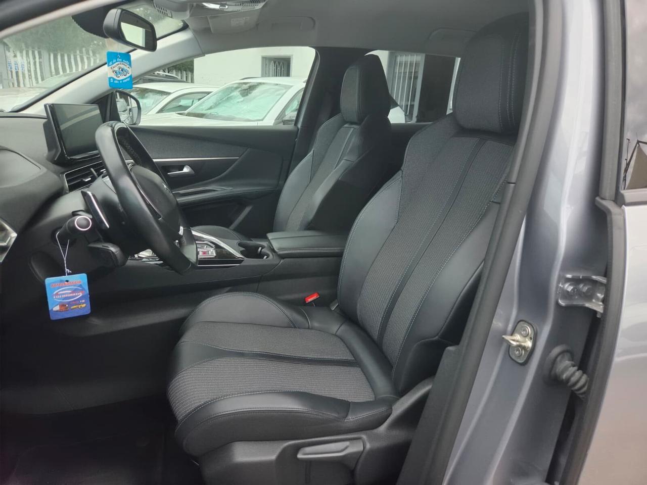 Peugeot 3008 BlueHDi 130 S&S EAT8 Allure