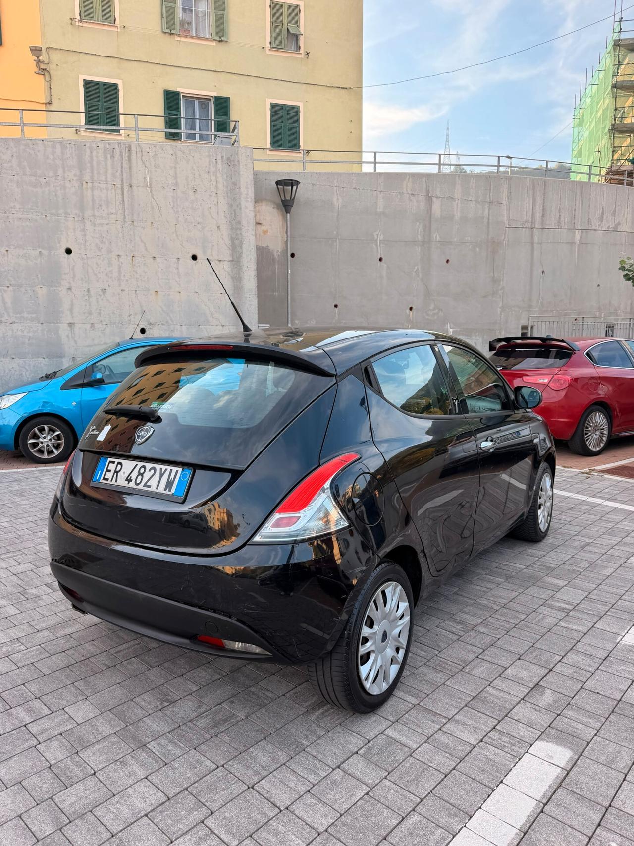 Lancia Ypsilon 1.2 69 CV 5 porte S&S Platinum