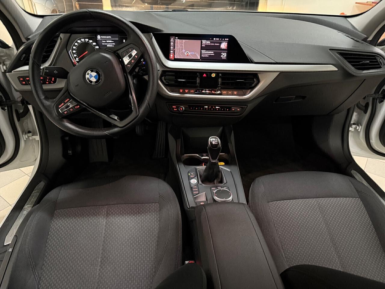 Bmw 116 116d 5p. Business Advantage