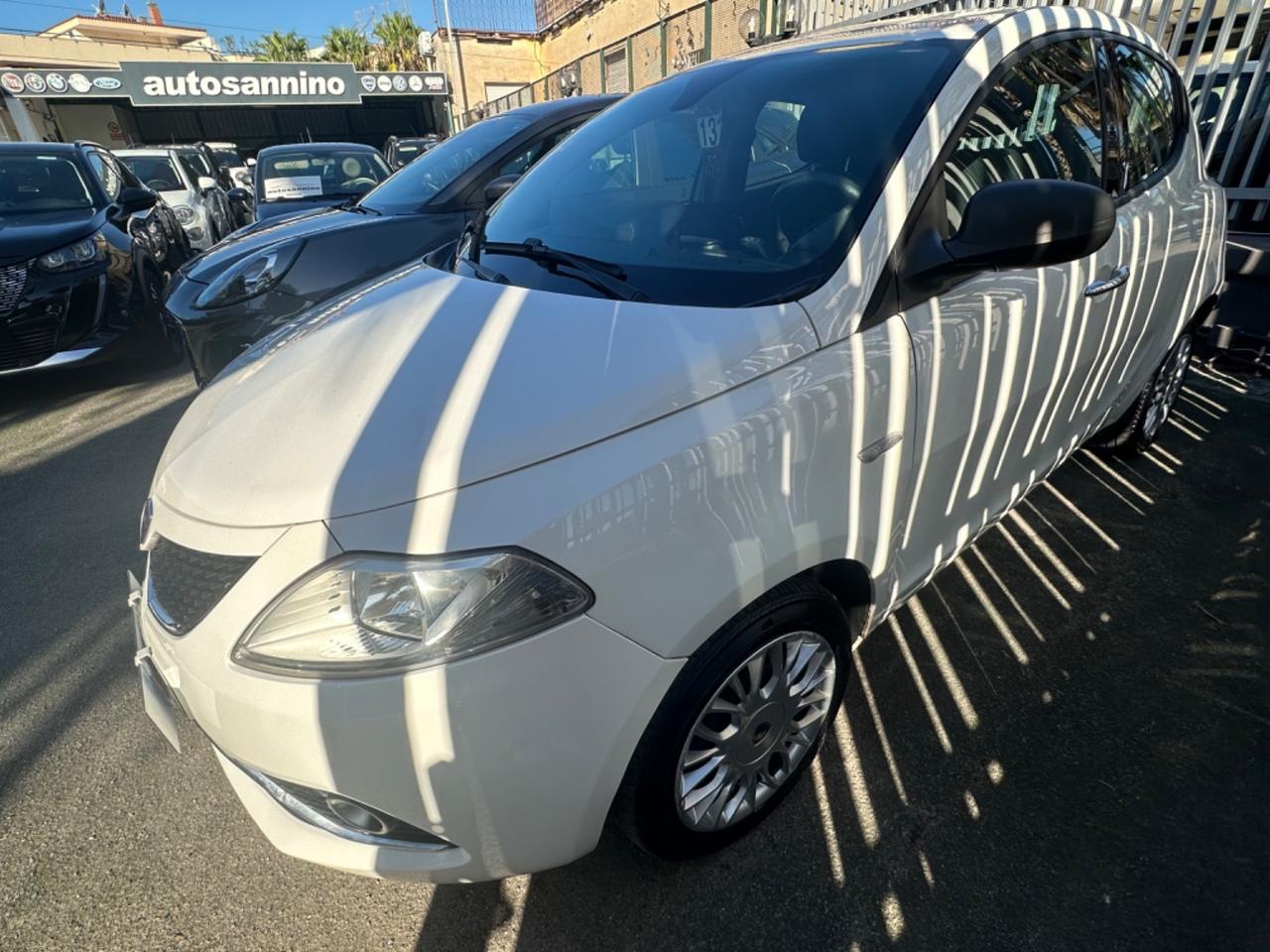 Lancia Ypsilon 1.2 69 CV 5 porte Silver