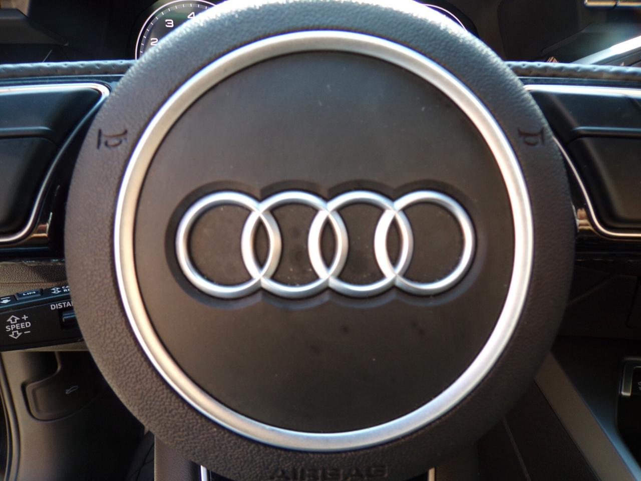 Audi A3 Sedan 1.5 TFSI MHEV S line Edition S-tronic – Fari LED Matrix Navi Pari al Nuovo