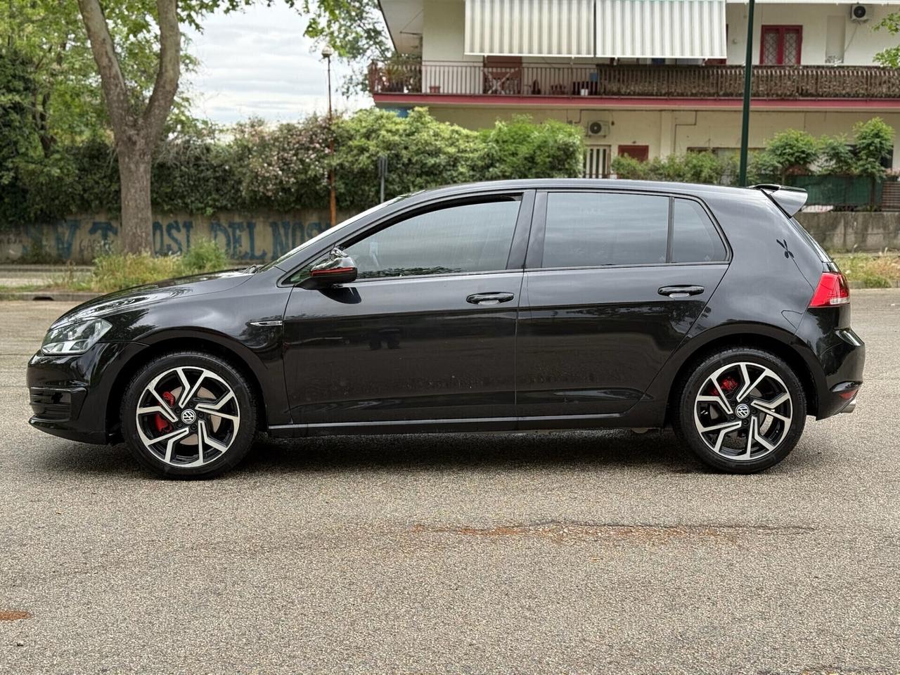 VOLKSWAGEN Golf 7 2014 1.6 TDI 105cv DSG