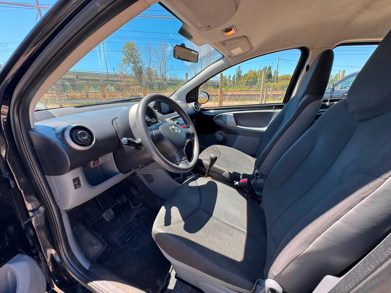 Toyota Aygo 1.0 12V VVT-i 5 porte Deep Ocean Connect