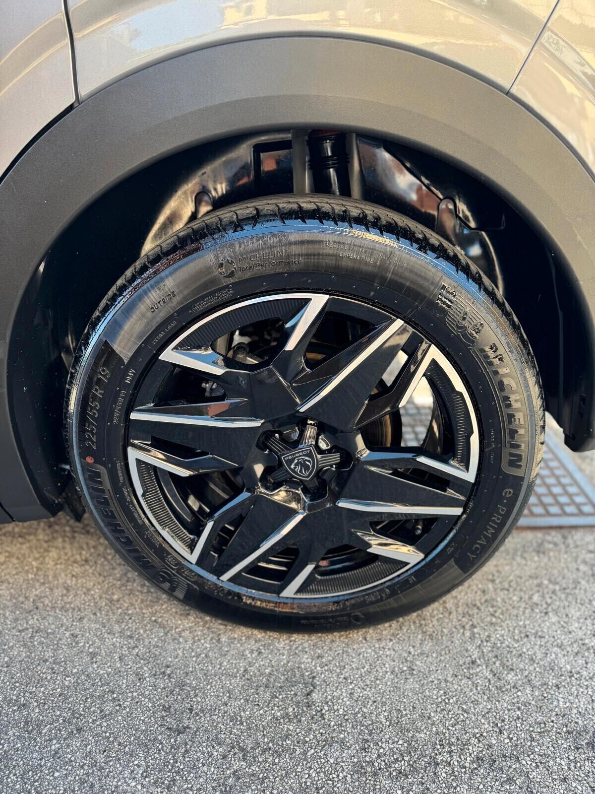 Peugeot 3008 Hybrid 136 e-DCS 6 Allure Pack