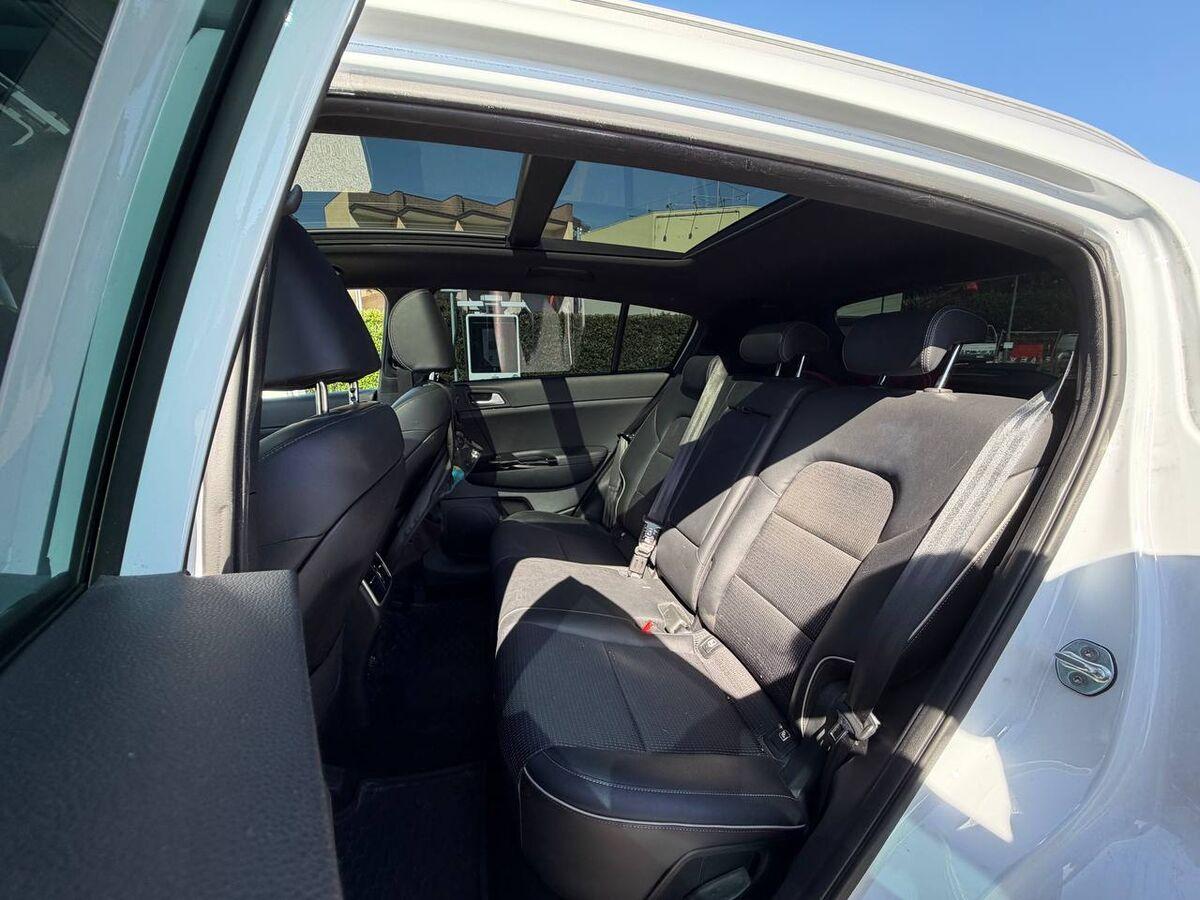 Kia Sportage 1.6 crdi mhev GT Line Panorama Sunroof pack awd 136cv dct