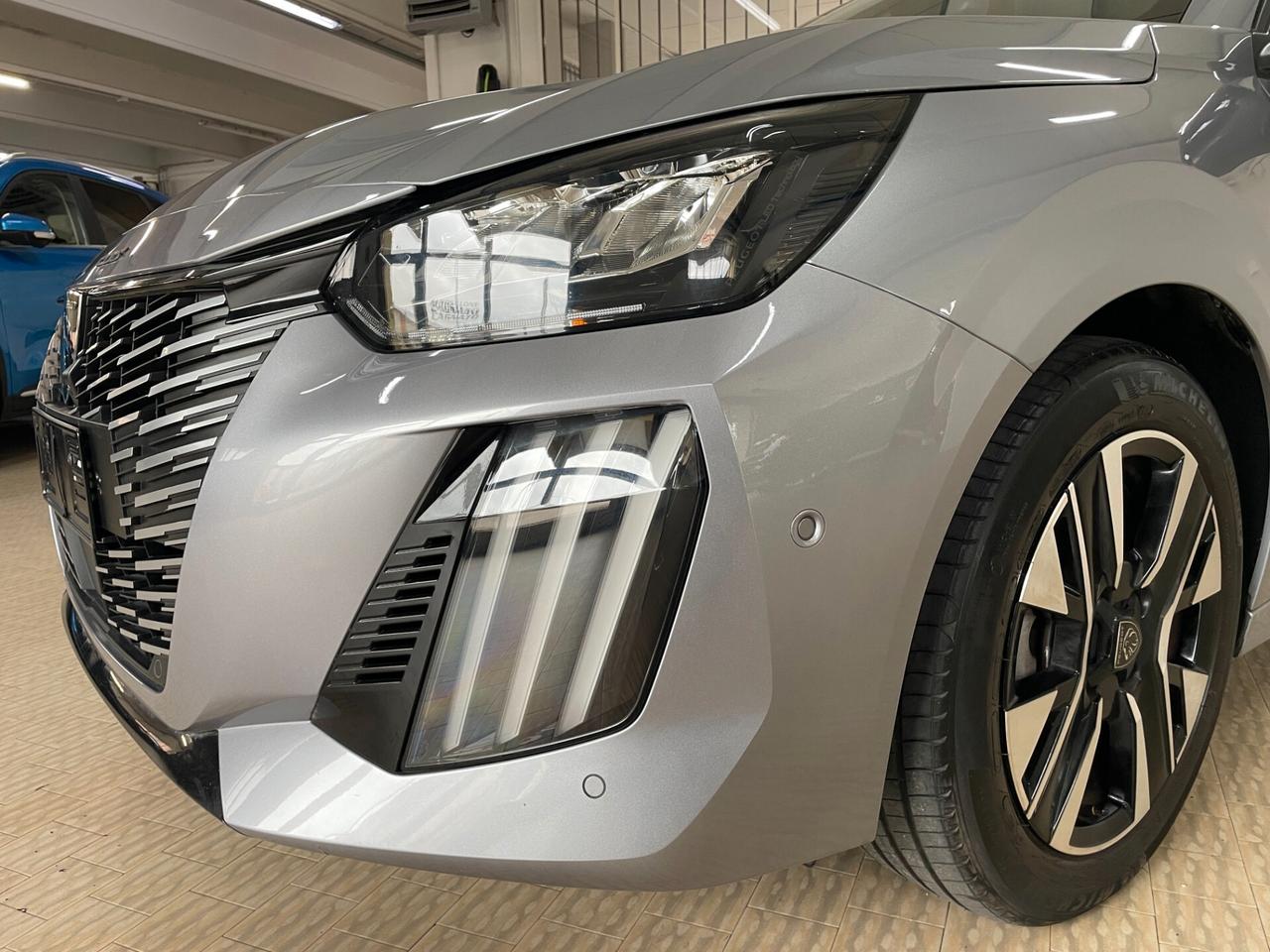 Peugeot 208 PureTech 100cv 5 porte Allure Telecamere navi