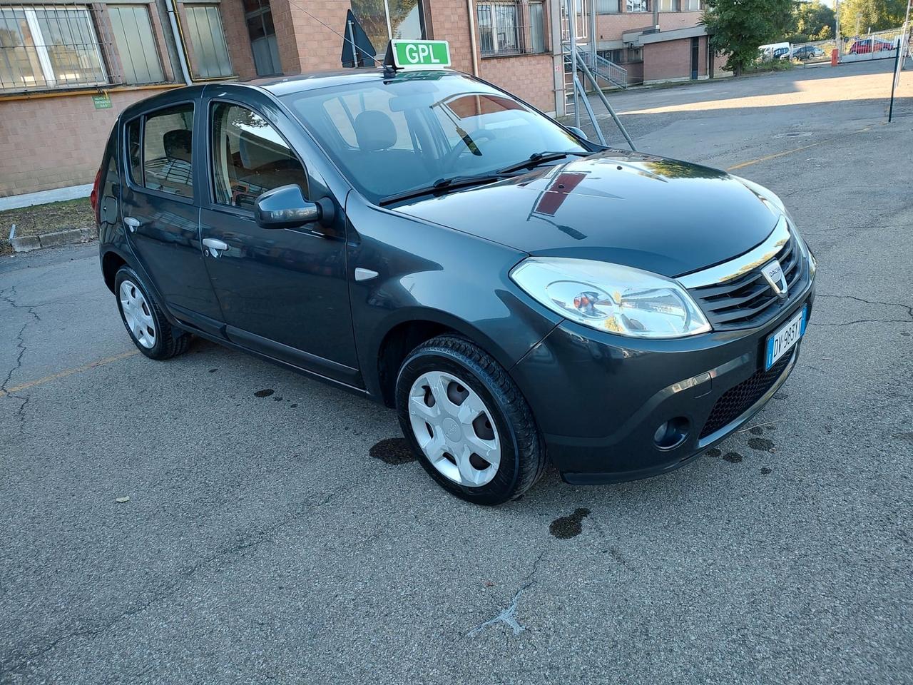 Dacia Sandero 1.4 8V GPL 55kw, OK NEOPATENTATI, GARANZIA L.12 MESI