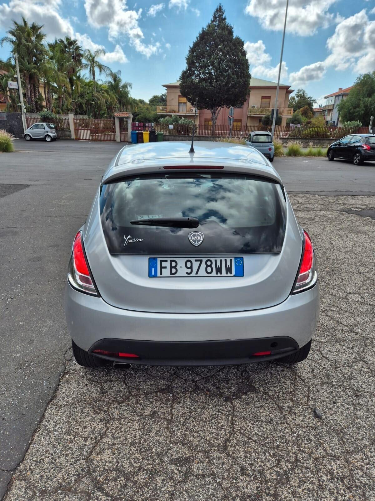 Lancia Ypsilon 1.2 69 CV 5 porte Platinum