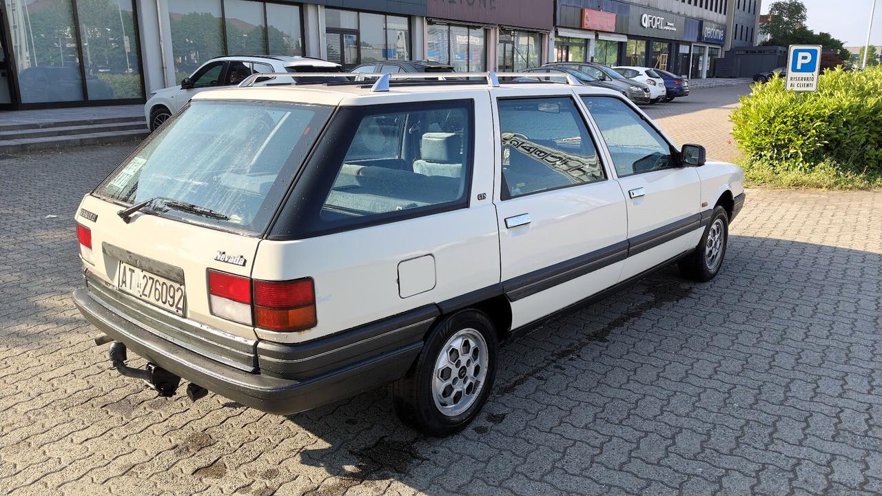 Renault 21 Nevada 1.7 GTS + gancio traino