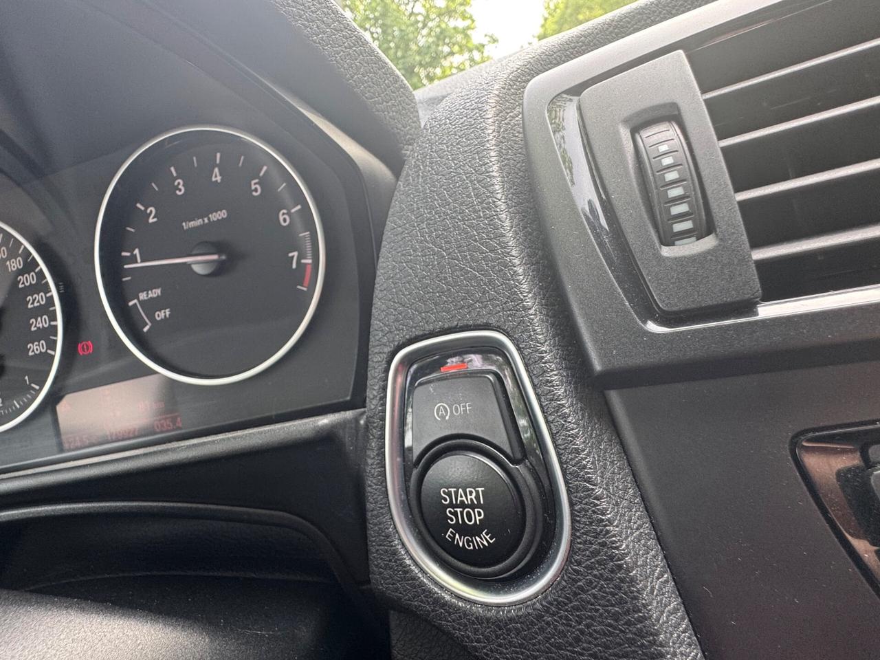 Bmw 114 114i 5p. Unique