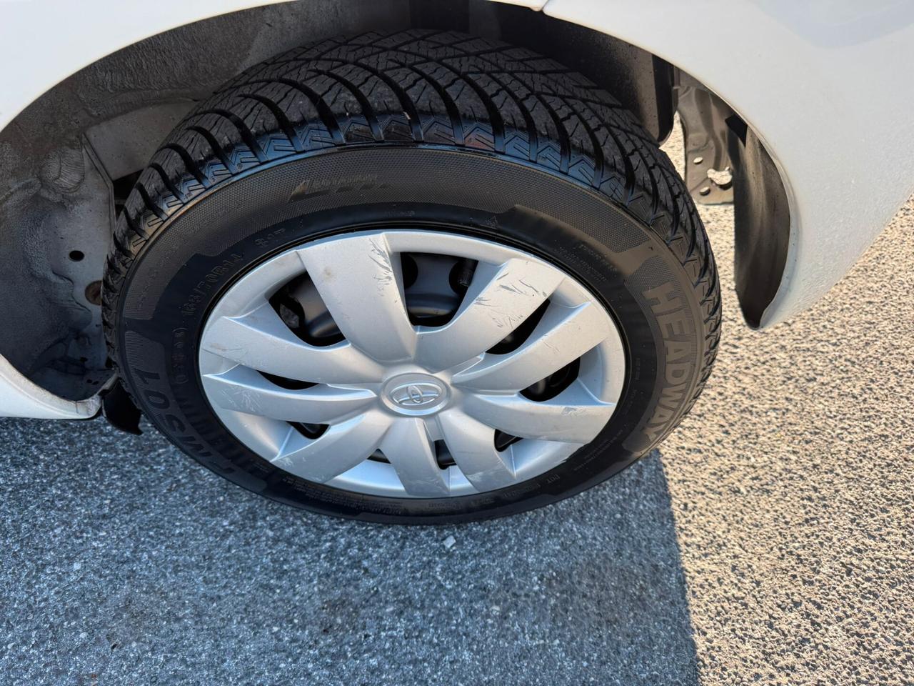 TOYOTA YARIS 3PORTE 1.0BENZINA69CV OK NEOPATENTATI