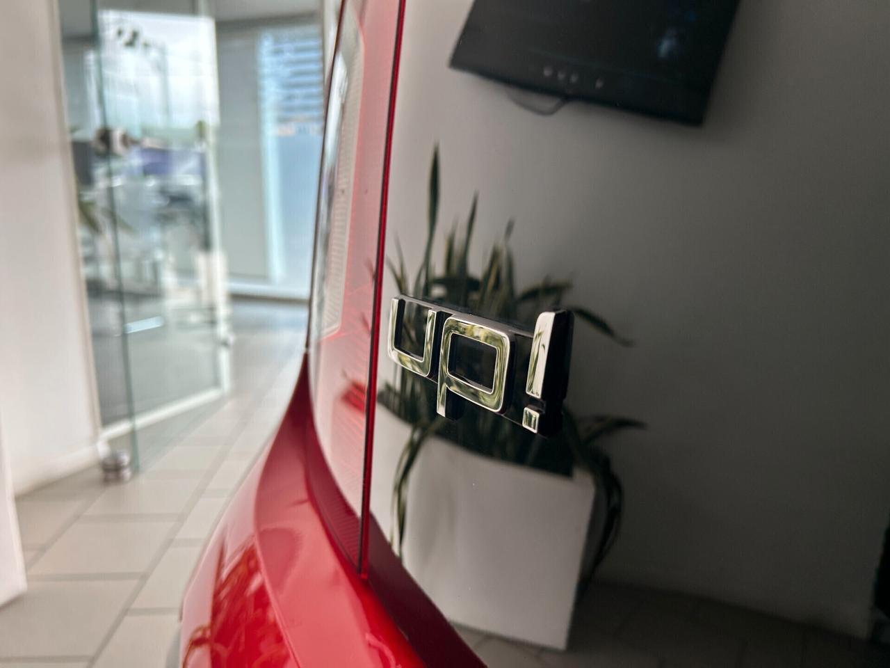 Volkswagen up! 1.0 75 CV 5p. cross up!