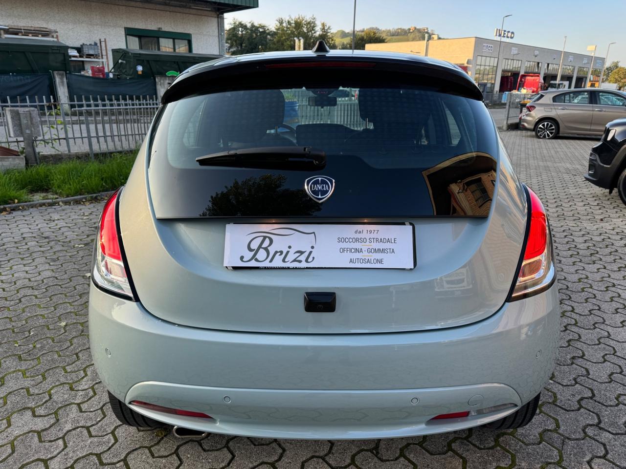 Lancia Ypsilon 1.0 FireFly 5 porte S&S Hybrid Platino