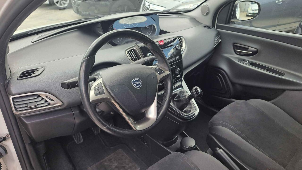 Lancia Ypsilon 1.3 MJT 16V 95 CV S&S Gold