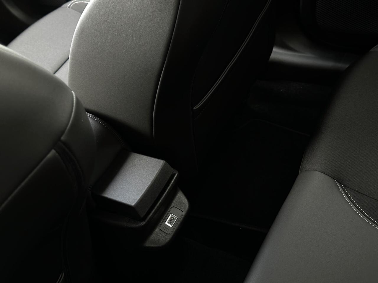 Jeep Avenger 1.2 Turbo 110 CV MHEV Summit