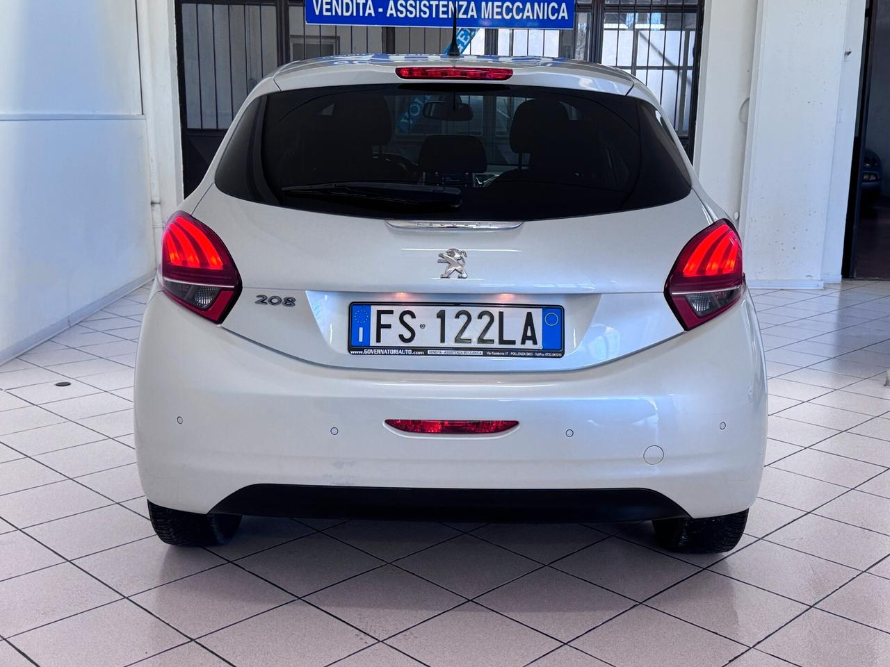 Peugeot 208 1.2 BENZINA 5 PORTE Signature