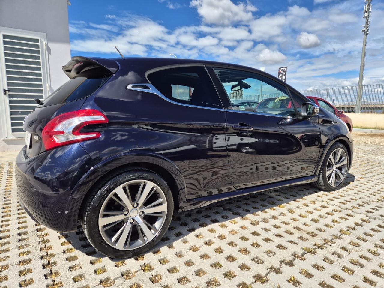 Peugeot 208 GT 1.6 e-HDi 115 CV TETTO PANORAMICO