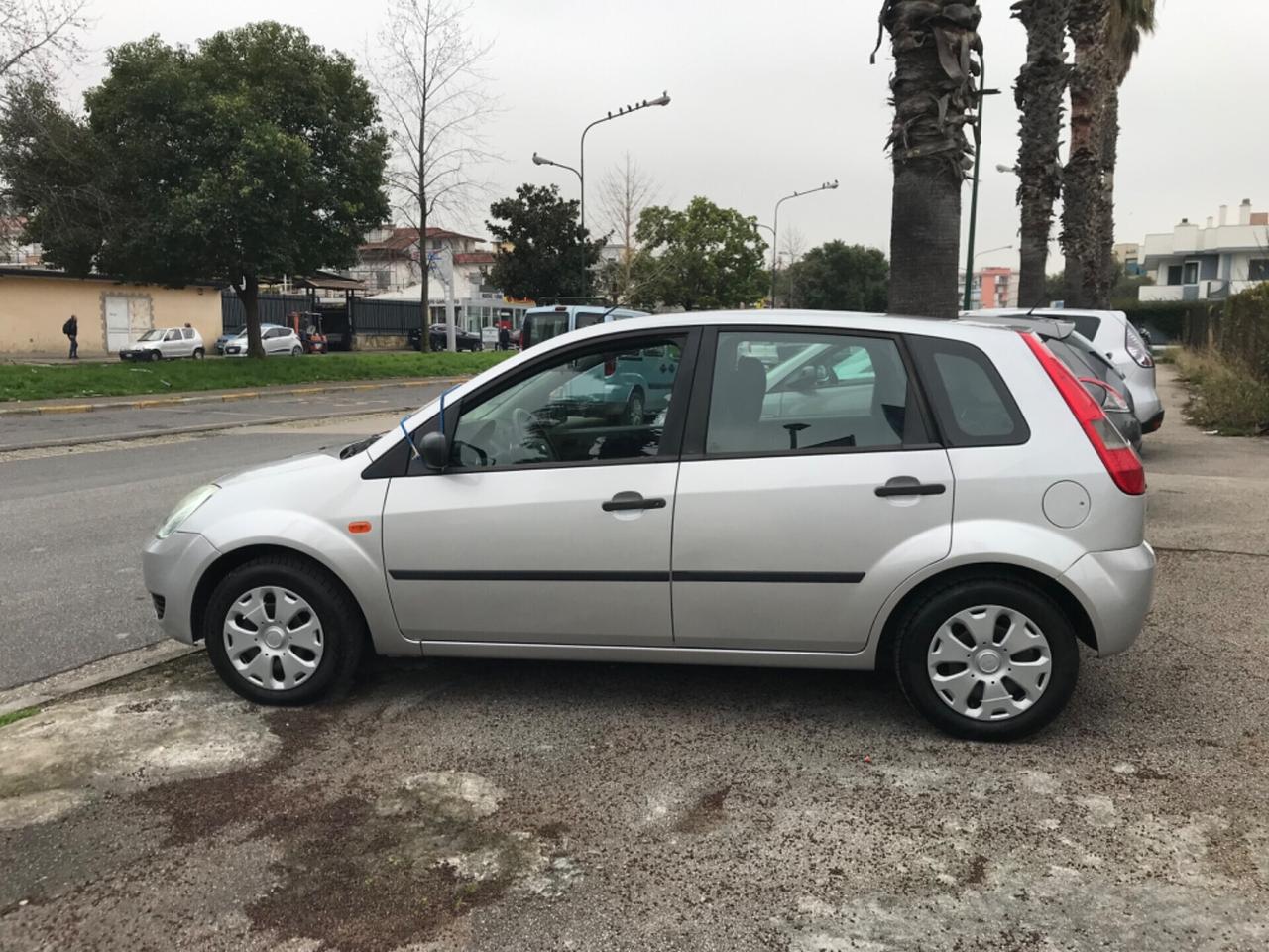 Ford Fiesta 1.2 16V 5p. Ghia par al nuovo