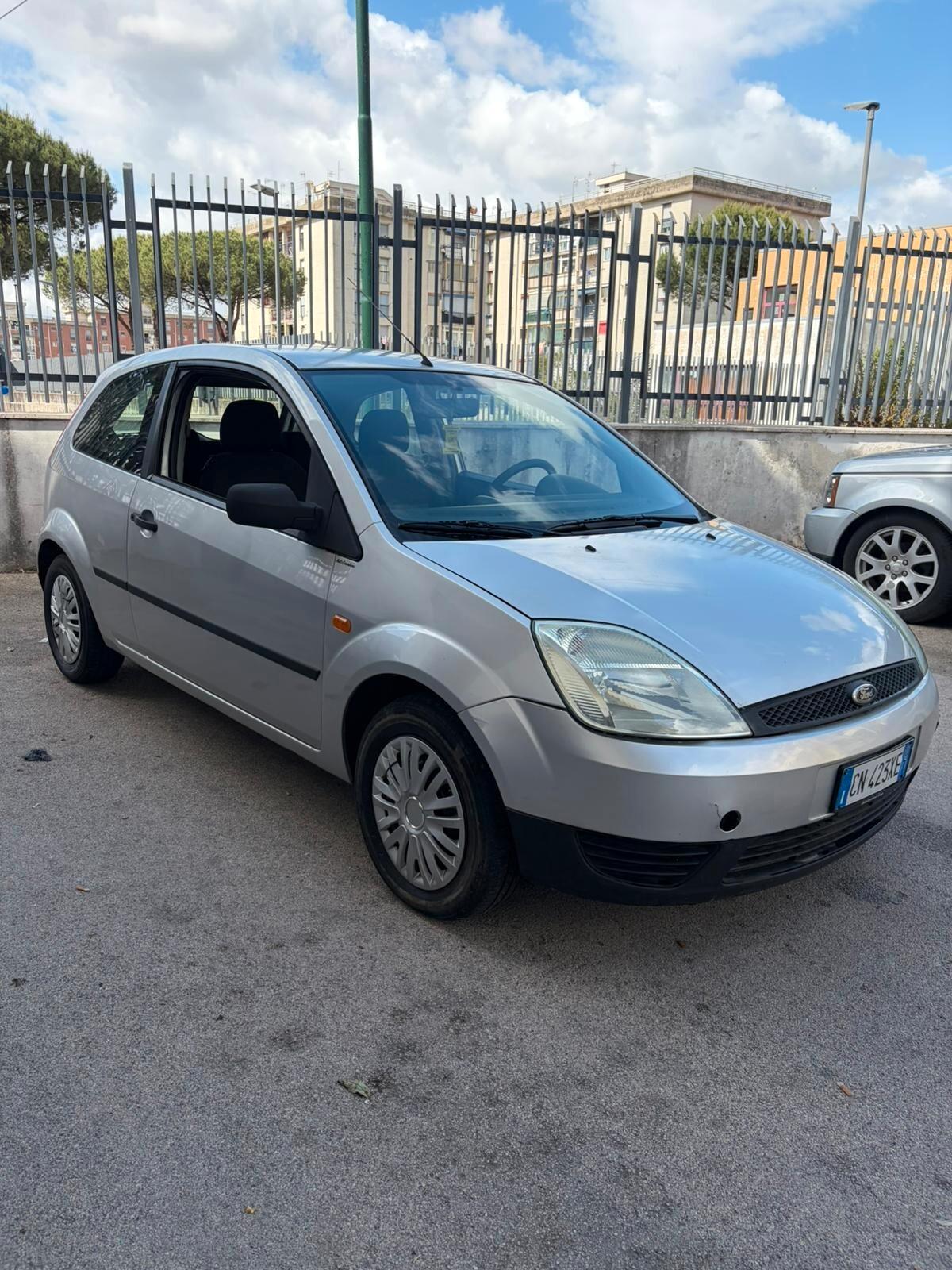 Ford Fiesta 1.2 16V 3P GHIA