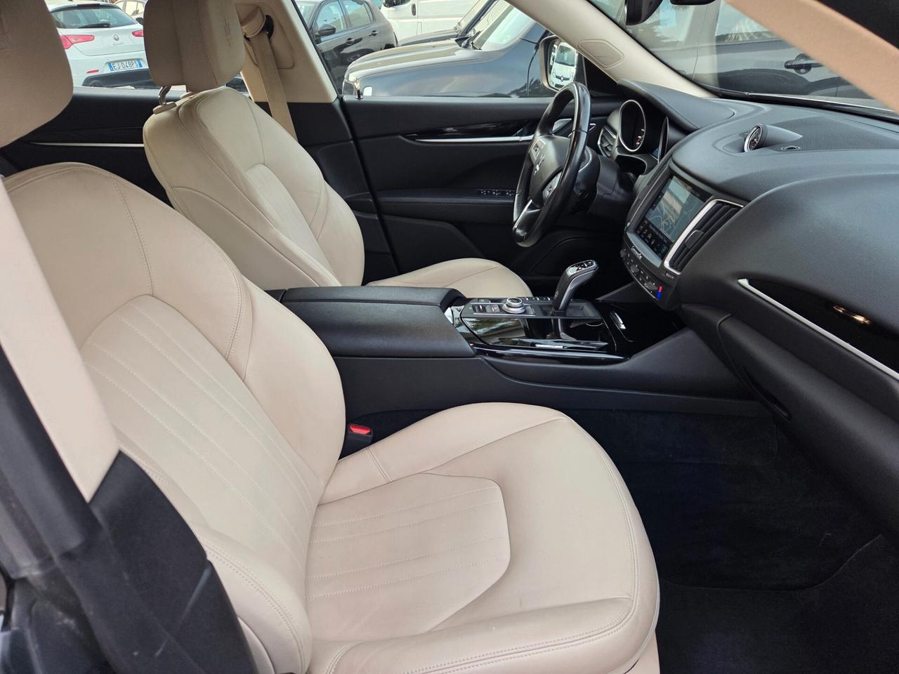 Maserati Levante 3.0 V6 275 cv Diesel AWD Granlusso