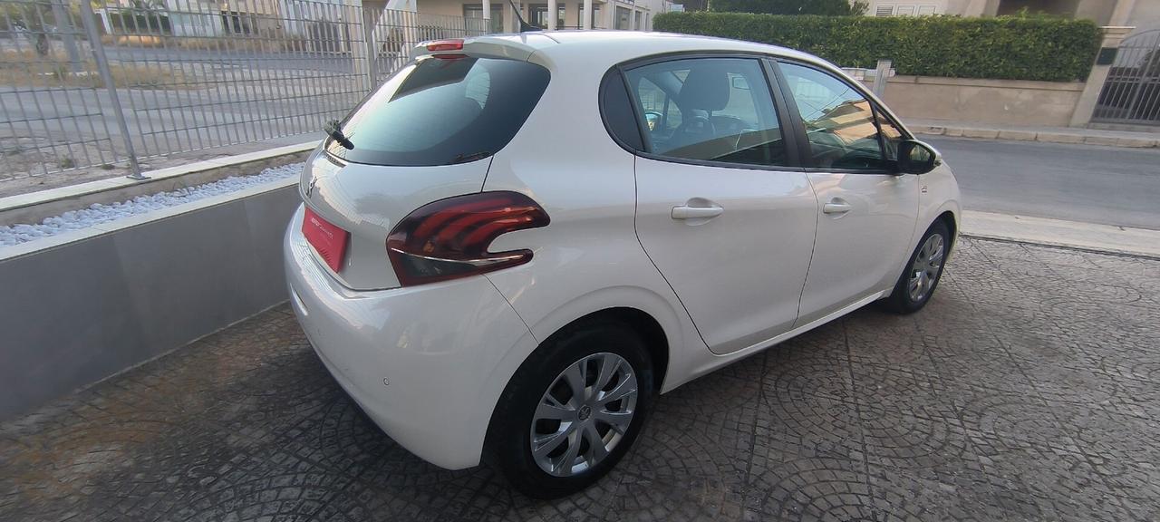 Peugeot 208 BlueHDi 100 S&S 5 porte Allure