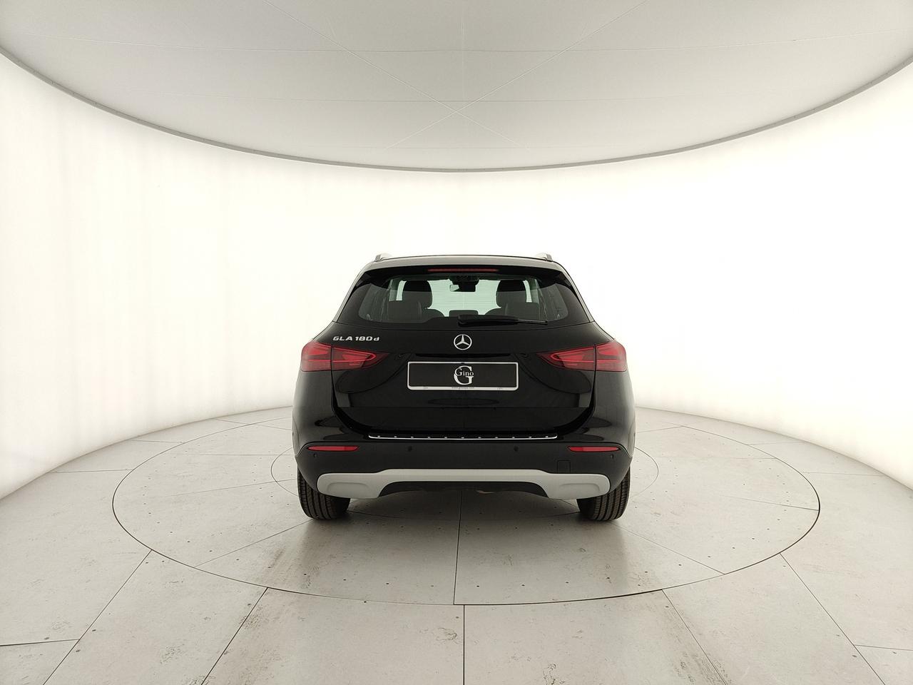 Mercedes-Benz GLA 180 d Advanced auto