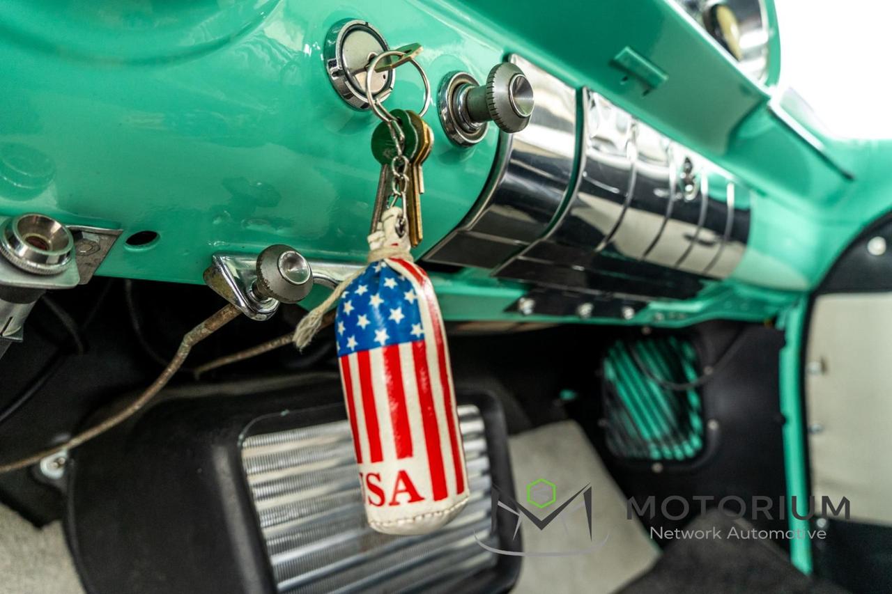 PONTIAC CHIEFTAIN 5.7 V8 - 2 DOOR HARDTOP 1957 - RESTAURO TOTALE